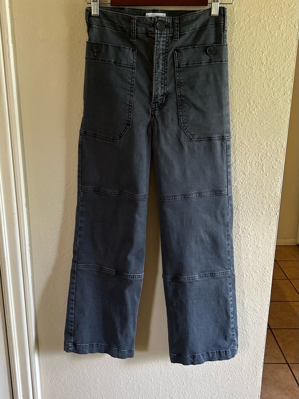 Frame Denim Women’s Workwear Cargo Carpenter Pants in Charcoal Gray 25